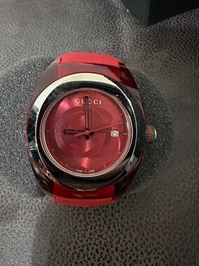 Gucci Red Gloss Round Dial Watch with Interlocking G